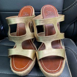 Christian Louboutins Bilbao Wedges